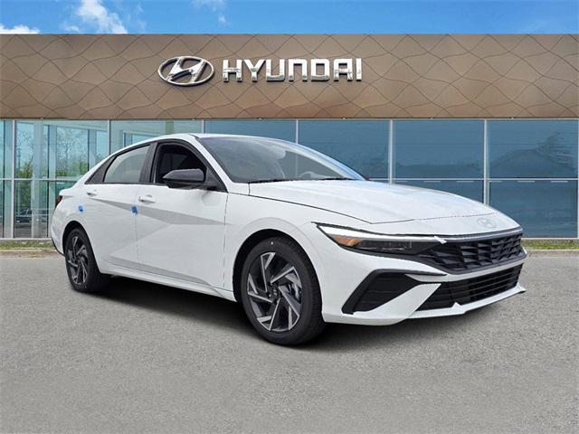 2025 Hyundai Elantra SEL's photo