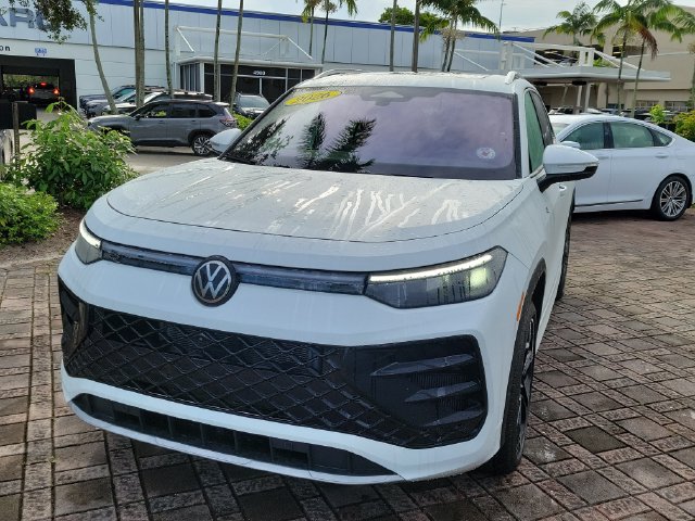 Used 2026 Volkswagen Tiguan SEL R-Line Turbo SUV