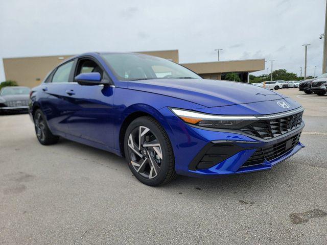 2025 Hyundai Elantra Limited - Photo 12