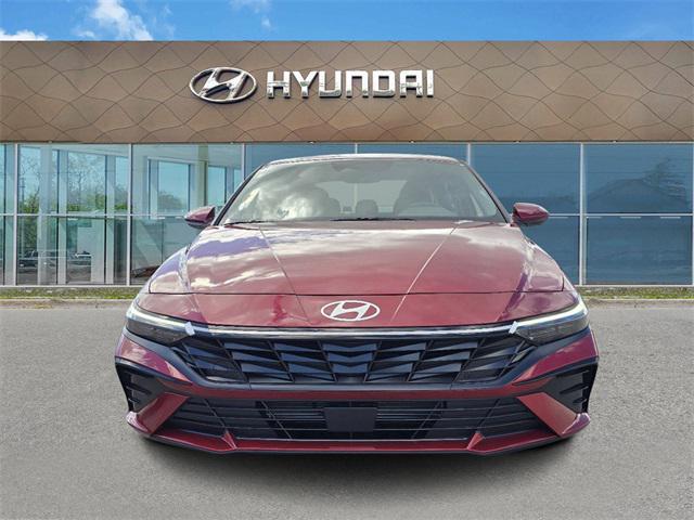 2025 Hyundai Elantra SEL Convenience photo 2