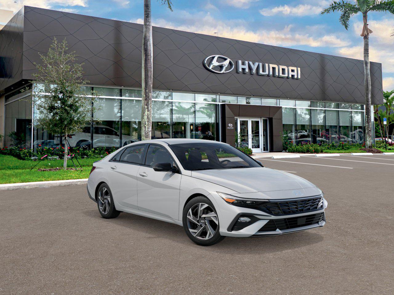 2025 Hyundai Elantra SEL Sport photo 2