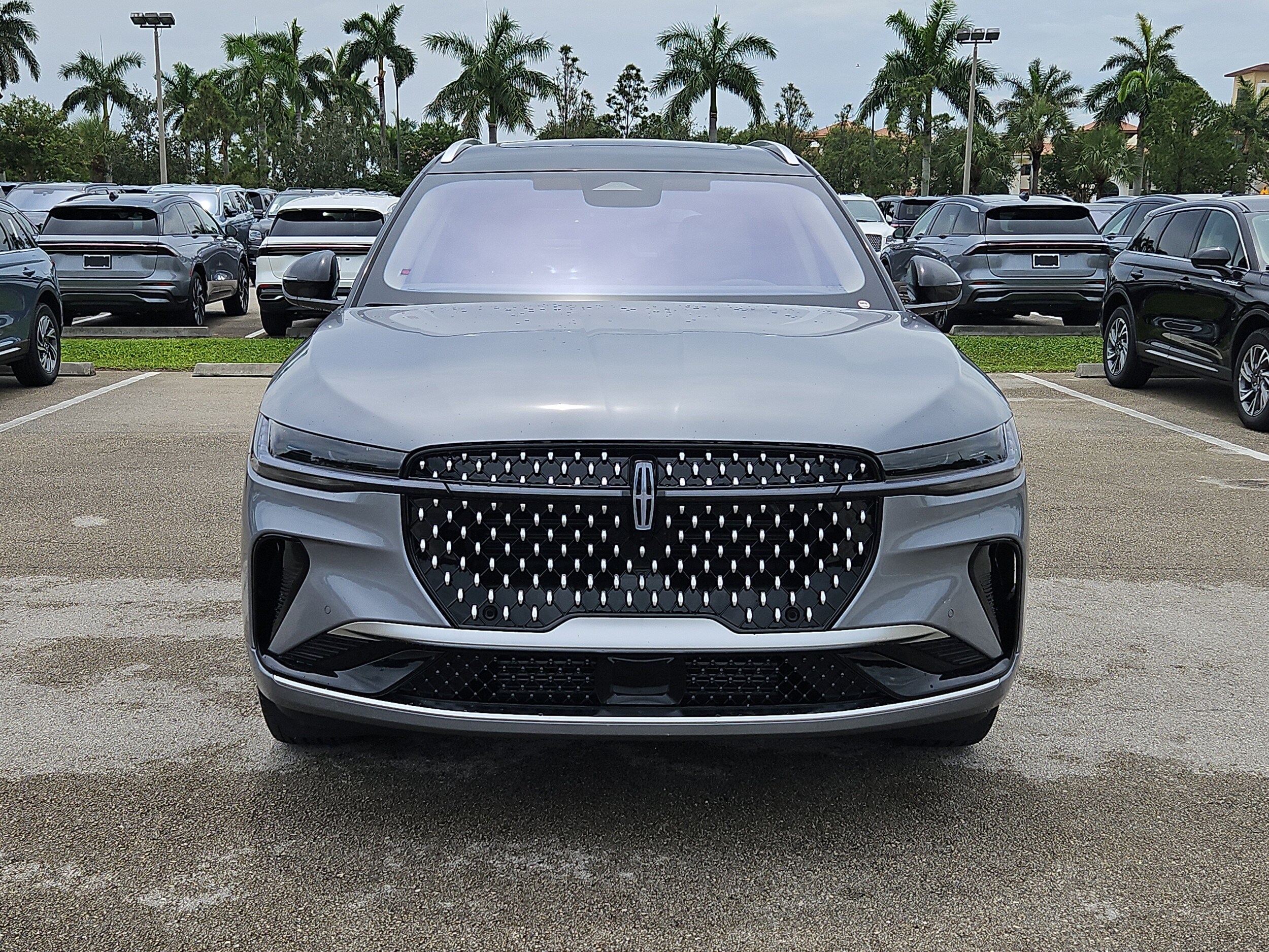 2025 Lincoln Nautilus Reserve photo 2