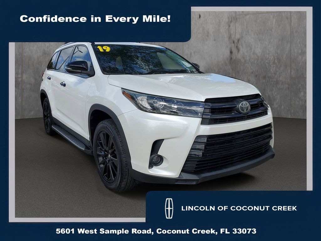 Used 2019 Toyota Highlander SE SUV