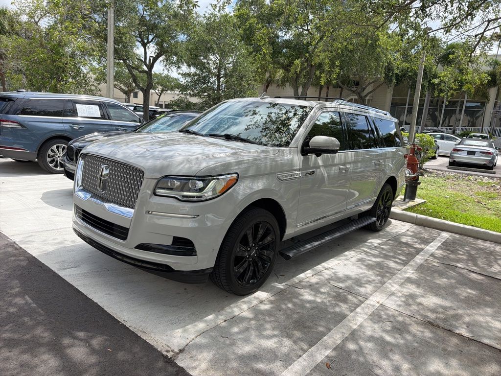 2023 Lincoln Navigator Reserve L's photo
