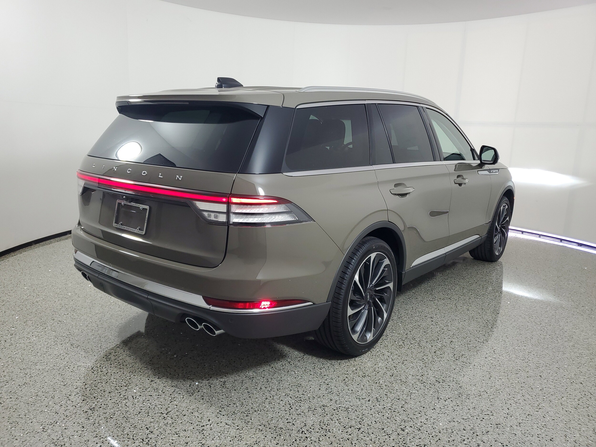 2025 Lincoln Aviator Reserve photo 4