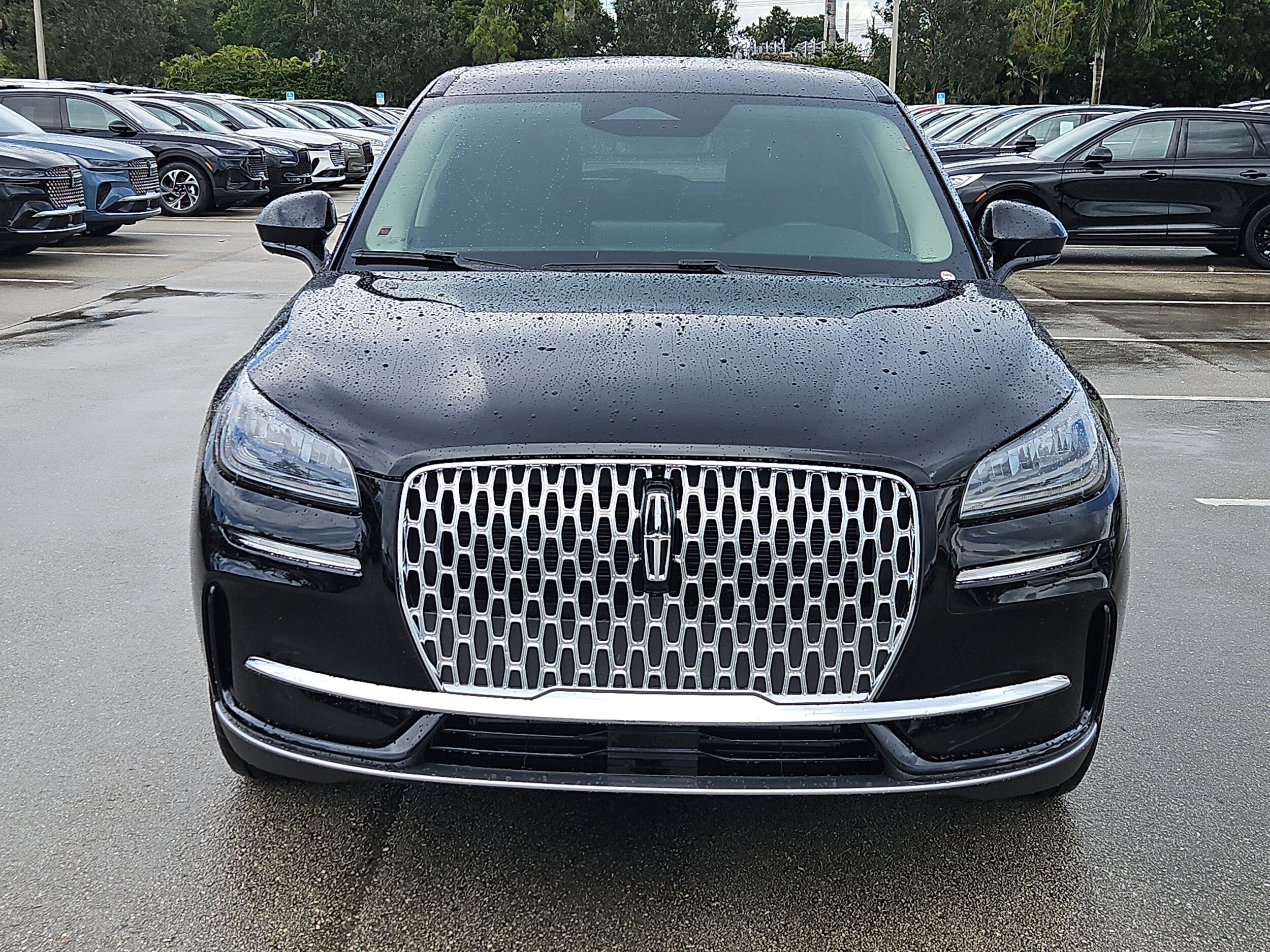 2025 Lincoln Corsair Premiere photo 2