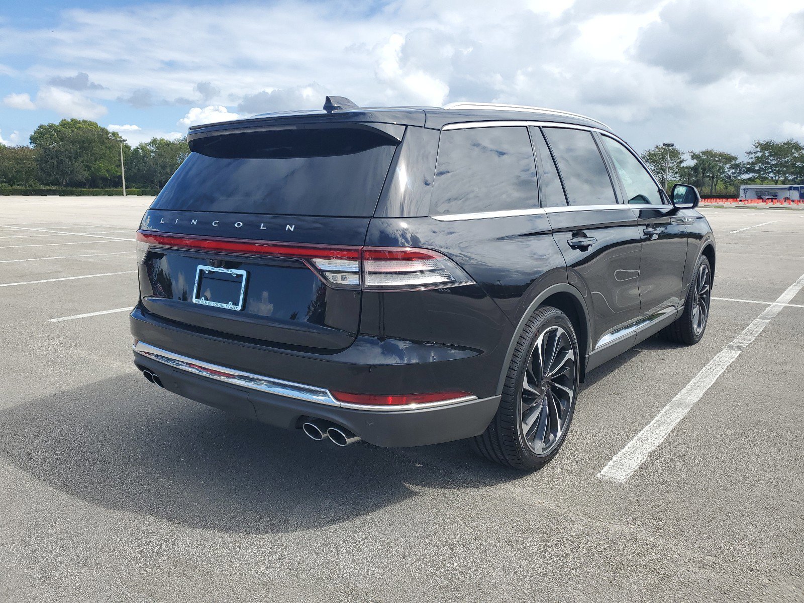 2025 Lincoln Aviator Reserve photo 4