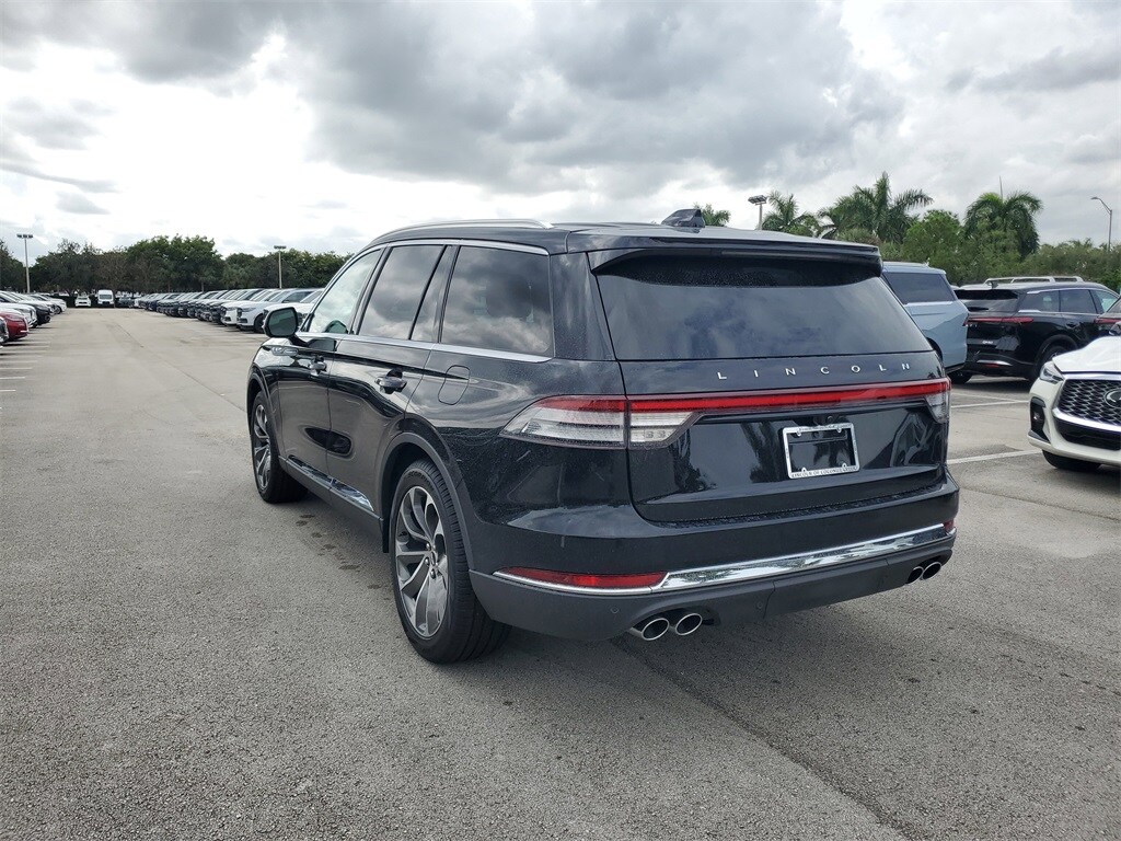 2025 Lincoln Aviator Premiere photo 2