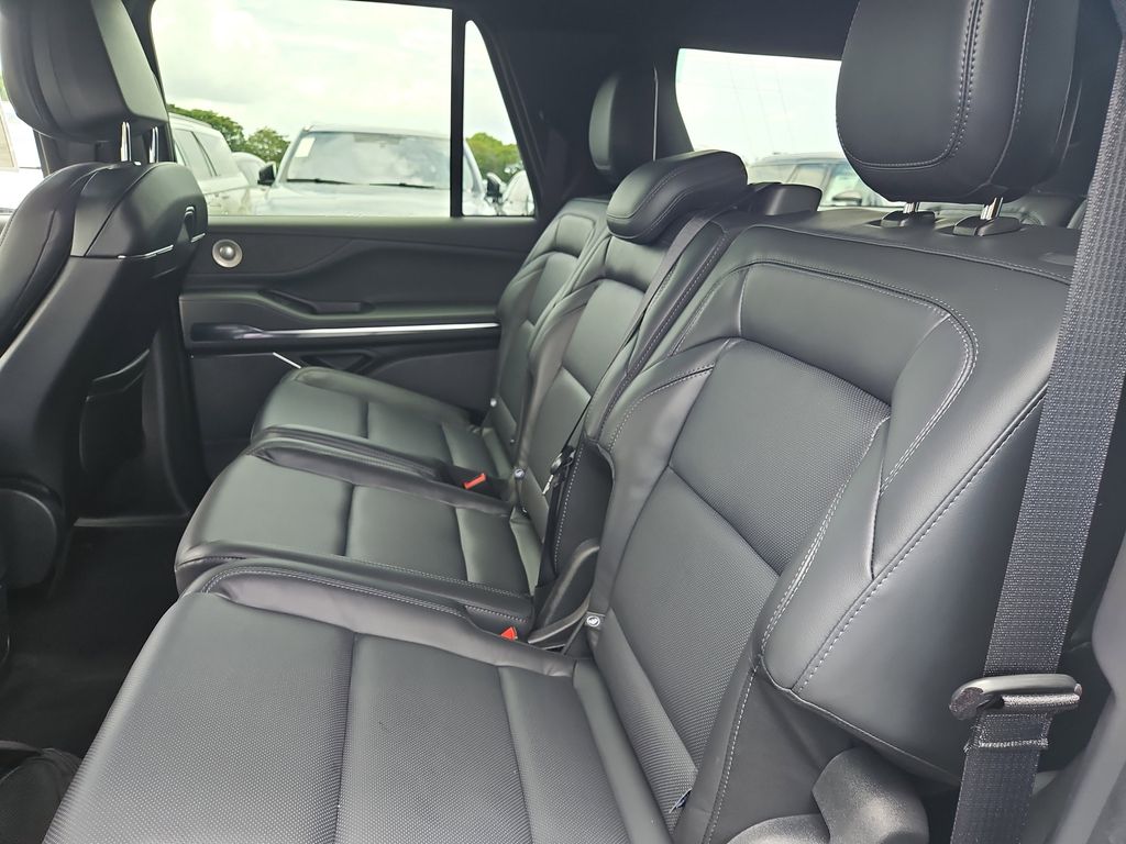 2025 Lincoln Navigator Reserve L - Photo 16