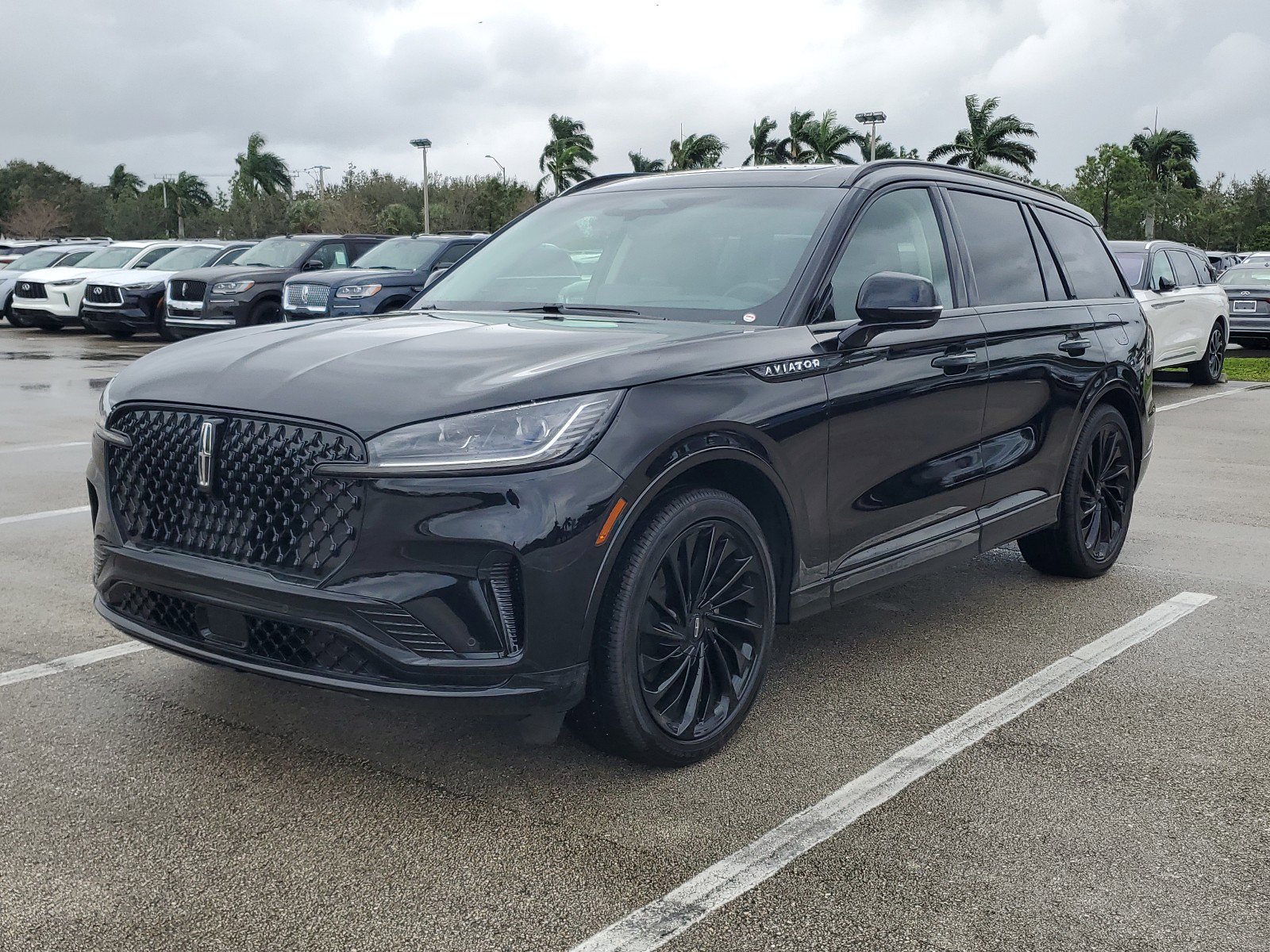 2025 Lincoln Aviator Reserve photo 2