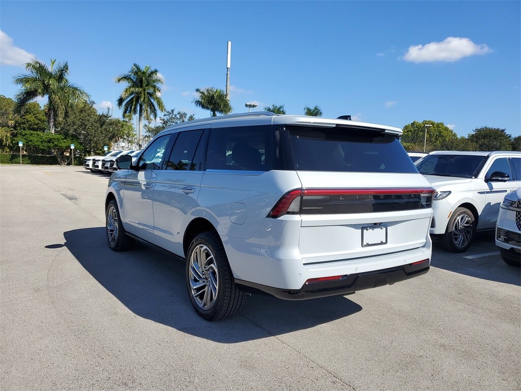 2025 Lincoln Navigator Reserve photo 3