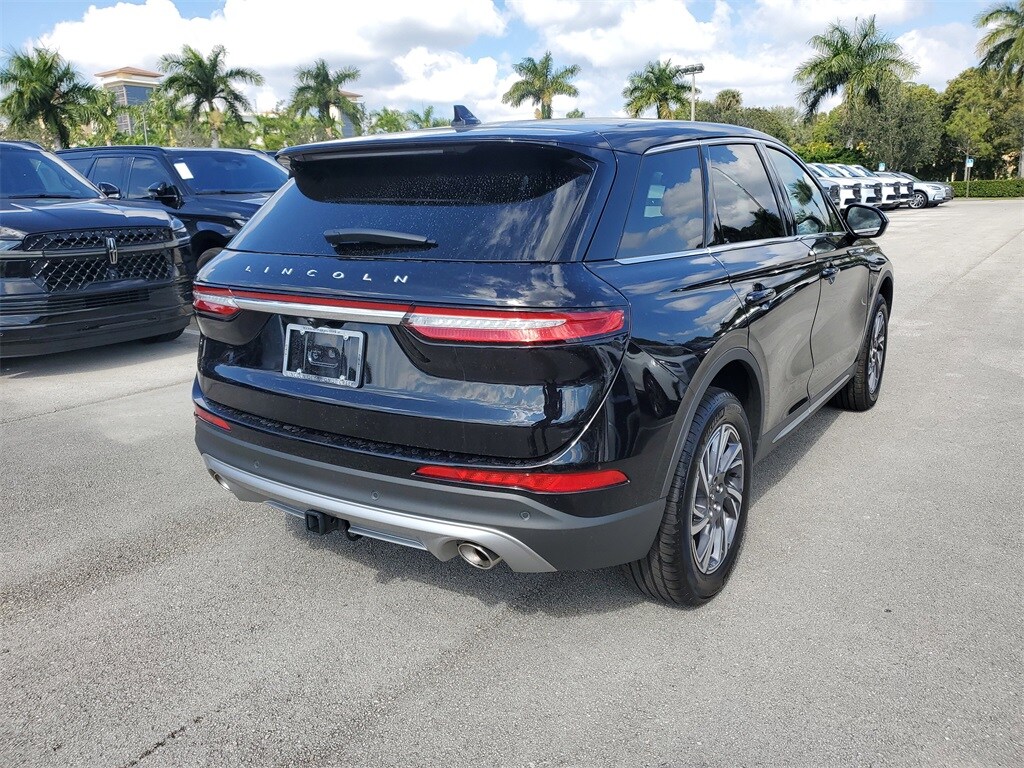 2025 Lincoln Corsair Premiere photo 4