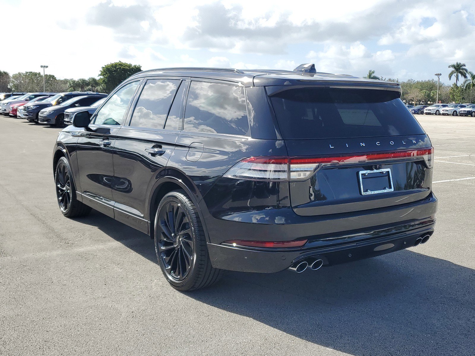 2025 Lincoln Aviator Reserve photo 3