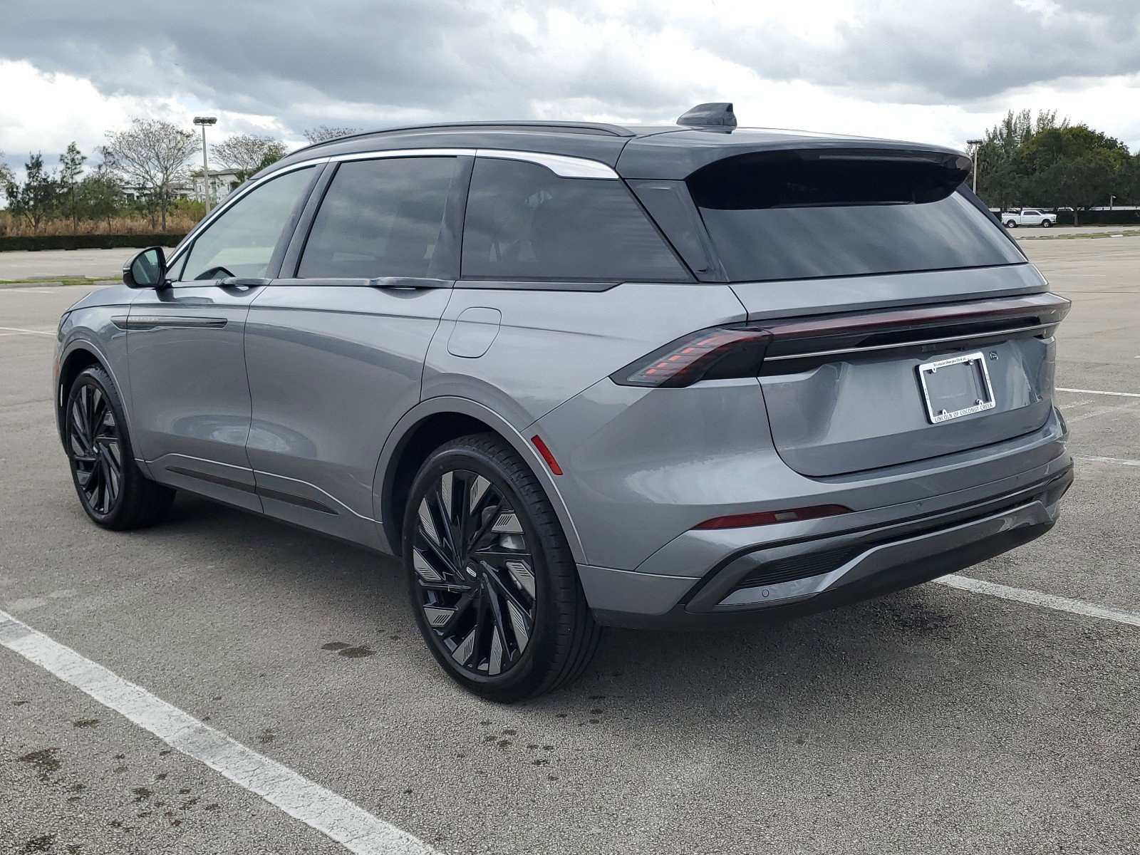 2025 Lincoln Nautilus Black Label photo 2