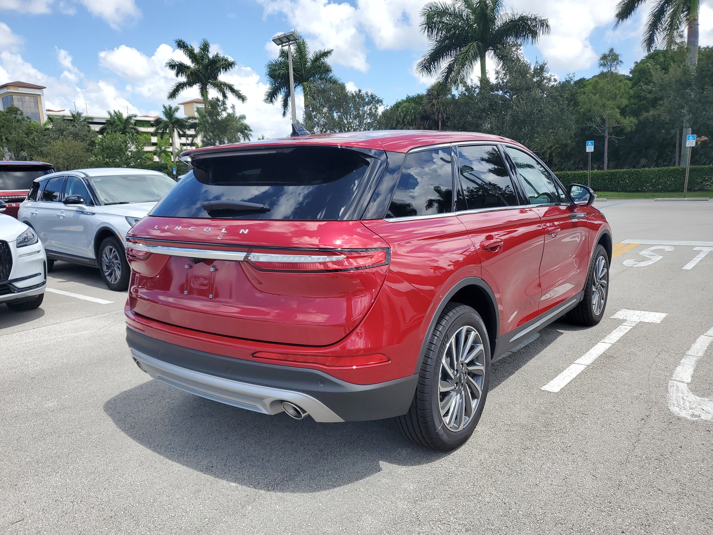 2025 Lincoln Corsair Reserve photo 4