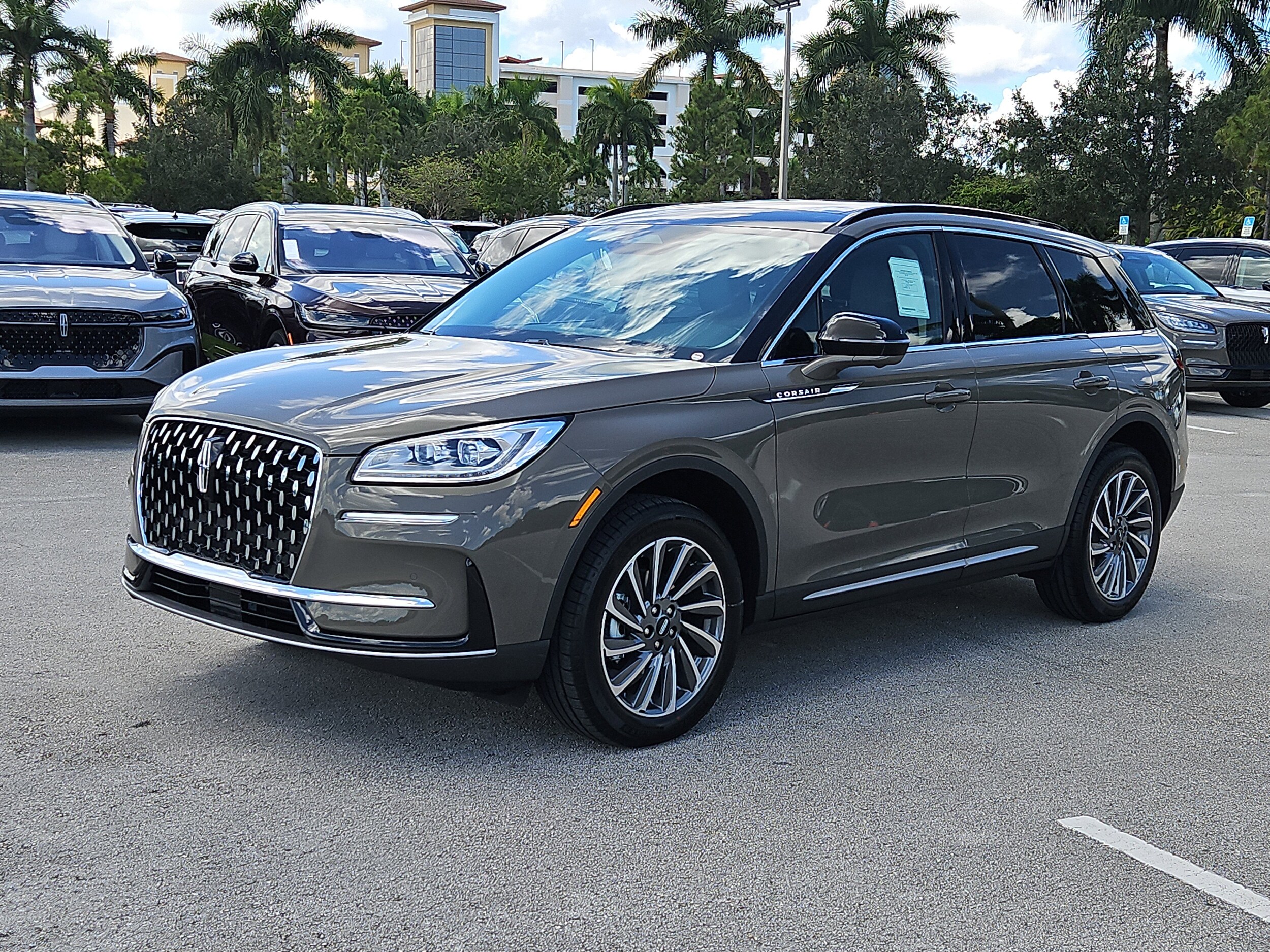 2025 Lincoln Corsair Reserve photo 2