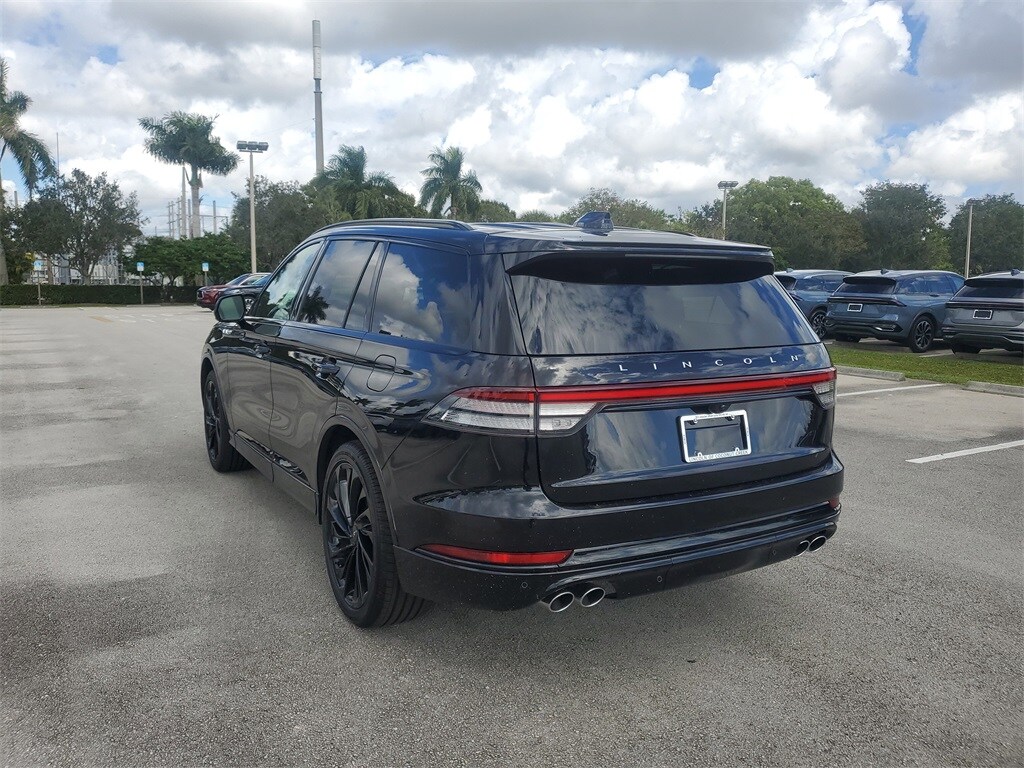 2025 Lincoln Aviator Reserve photo 3
