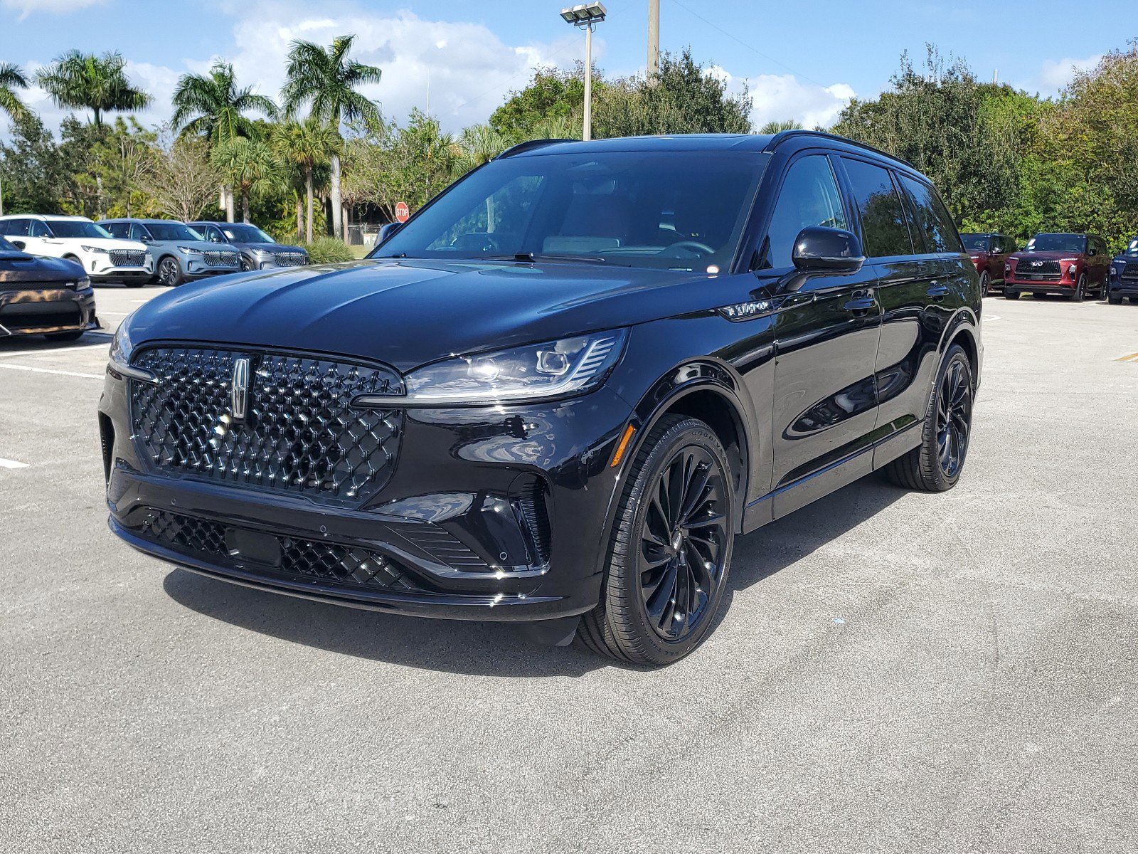 2025 Lincoln Aviator Reserve photo 2