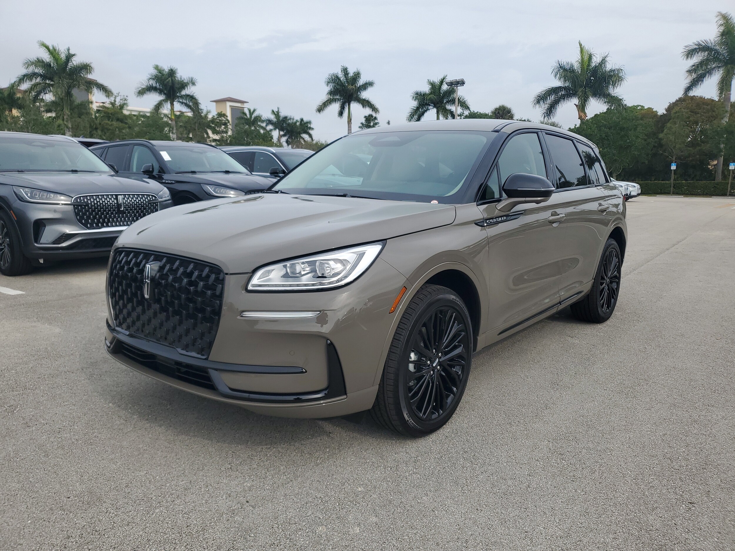 2025 Lincoln Corsair Reserve photo 2