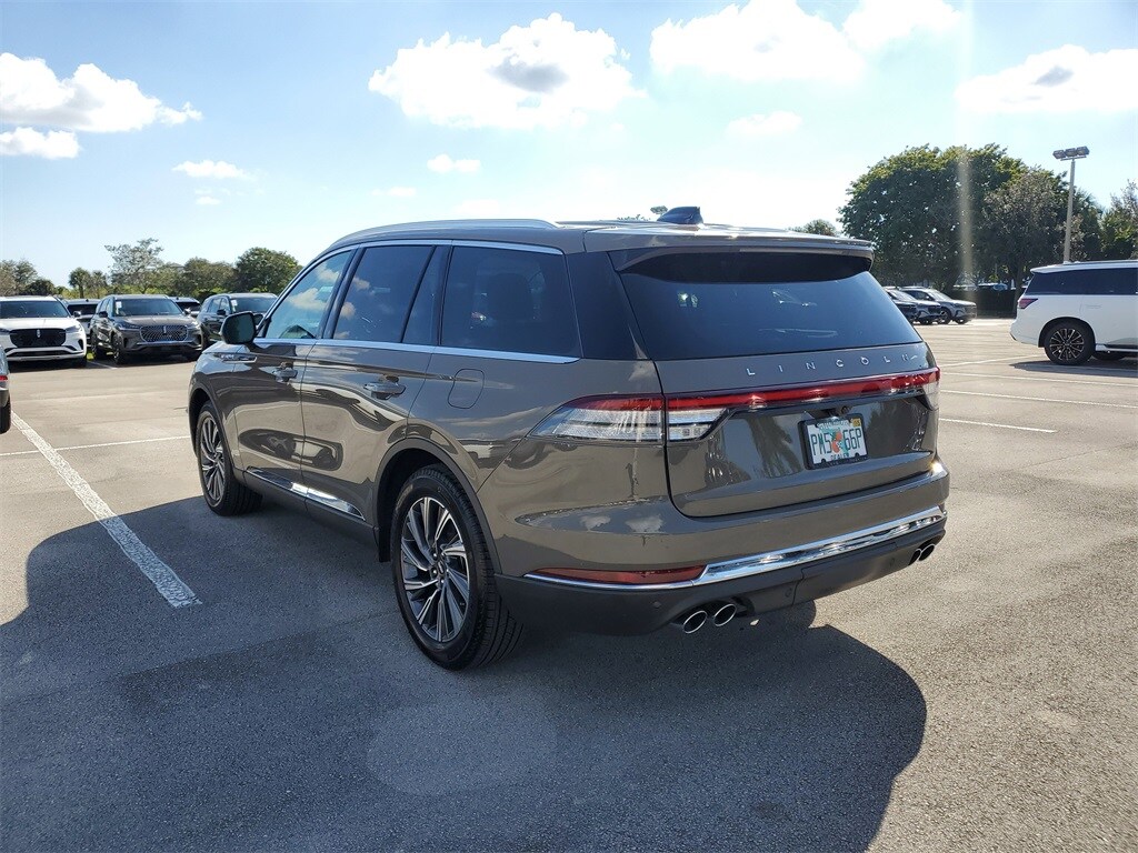 2025 Lincoln Aviator Premiere photo 3