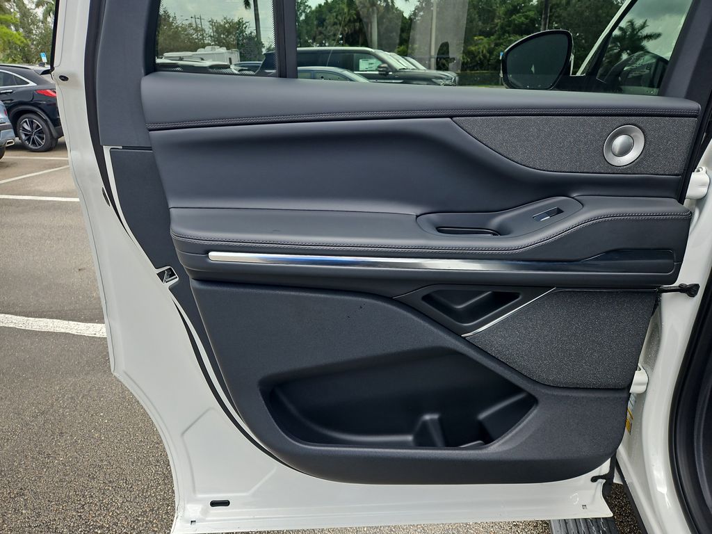 2025 Lincoln Navigator Reserve L - Photo 18