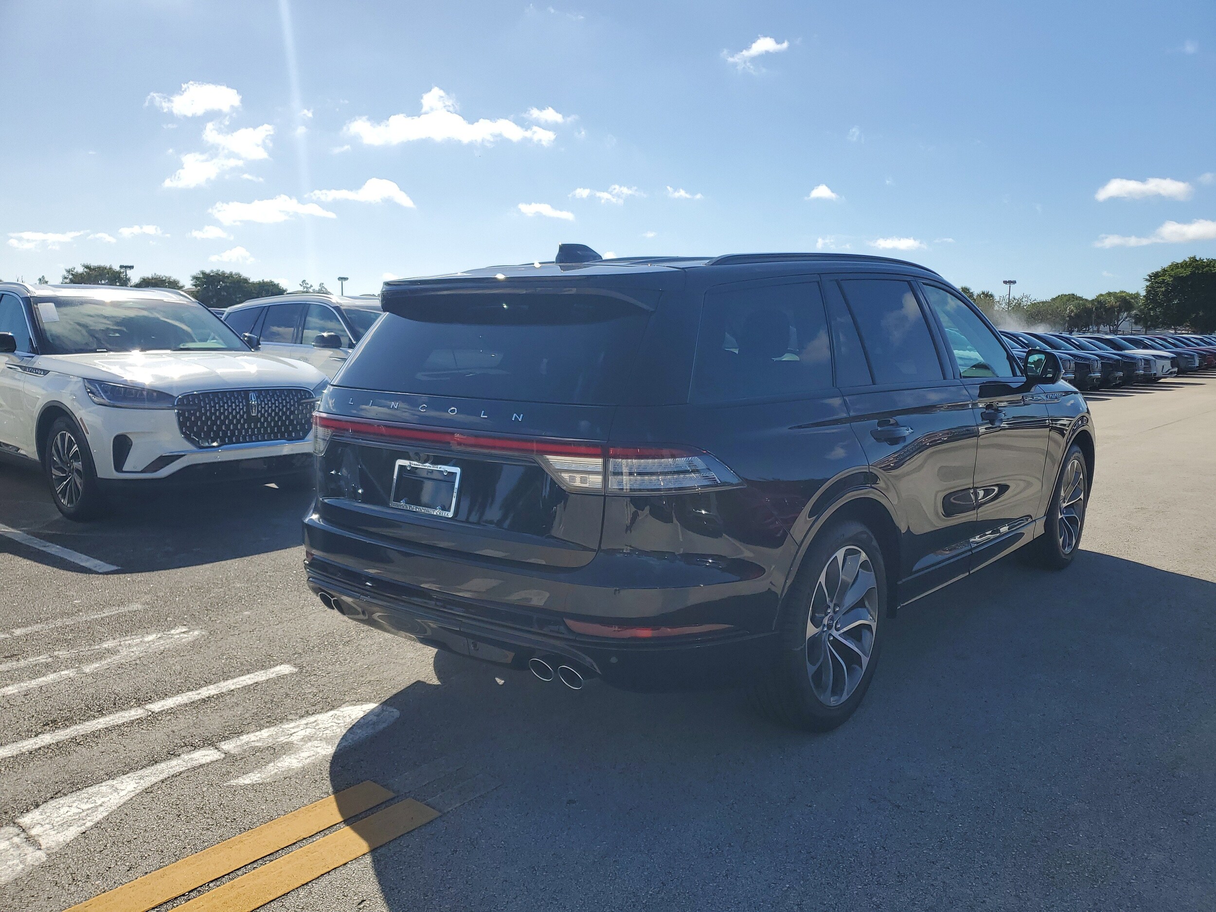 2025 Lincoln Aviator Premiere photo 2