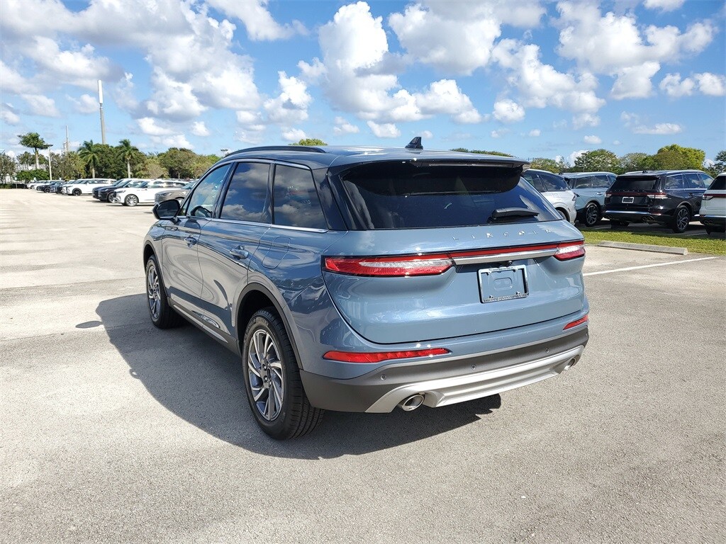 2026 Lincoln Corsair Premiere photo 3