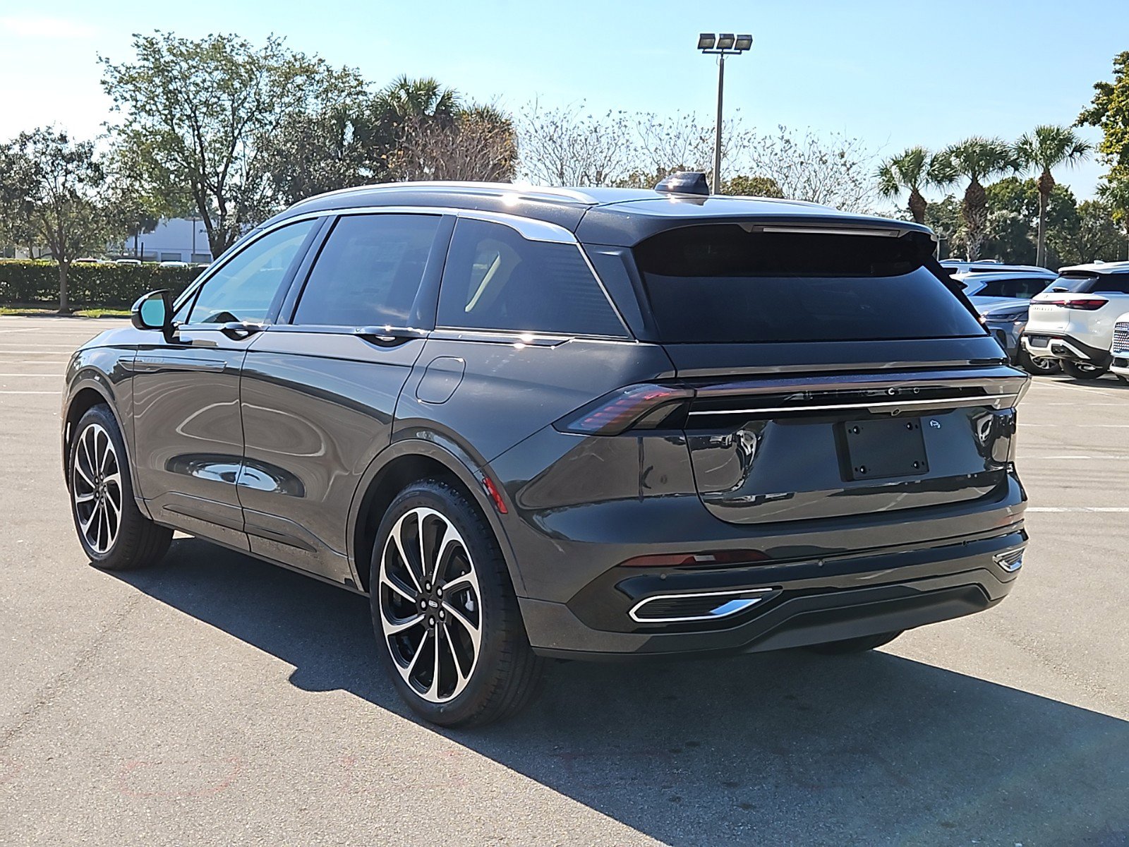 2025 Lincoln Nautilus Black Label photo 2