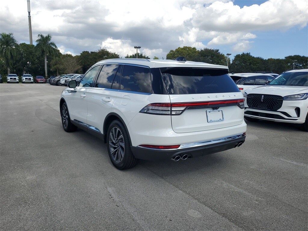 2026 Lincoln Aviator Premiere photo 2