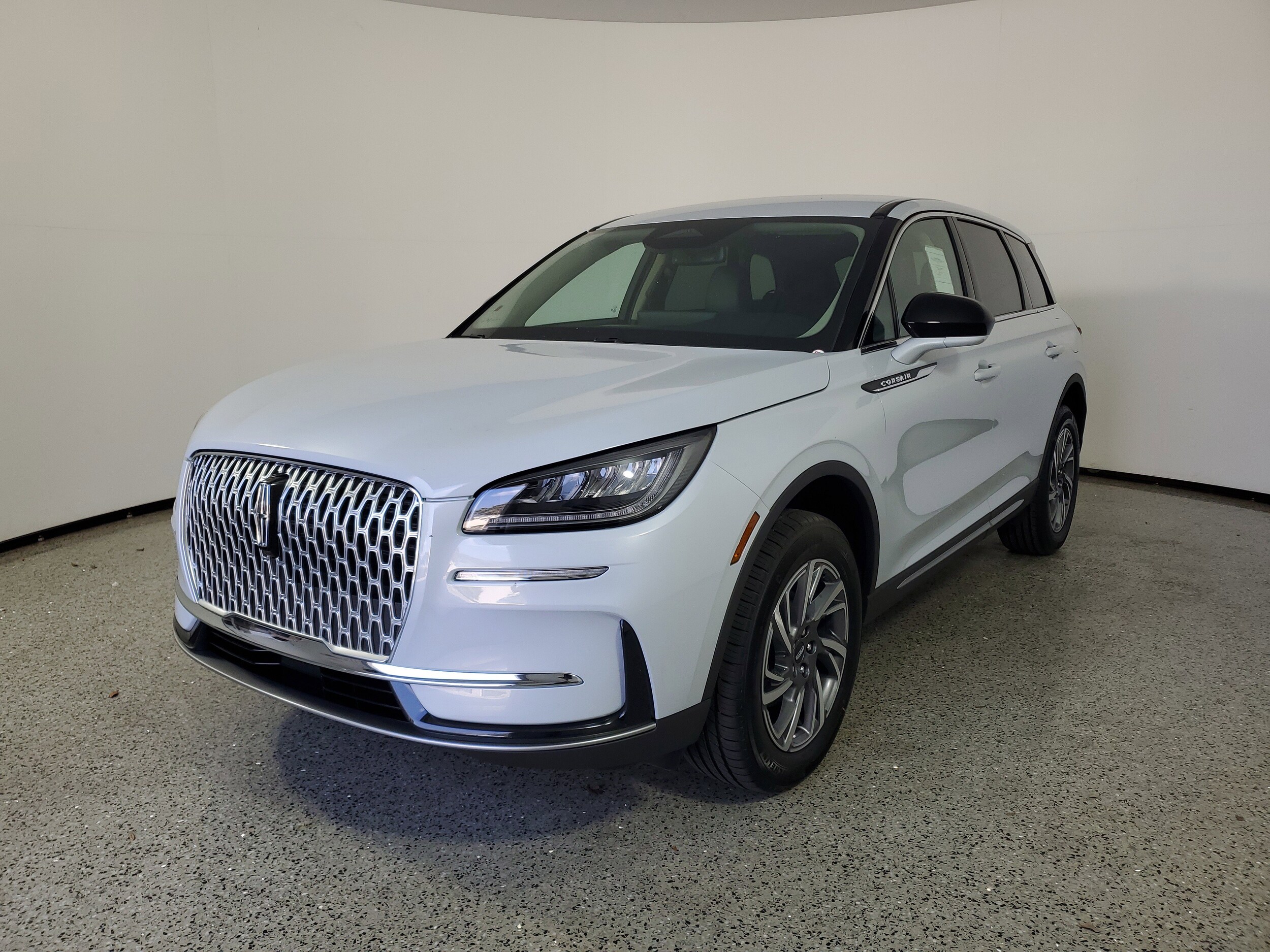 2025 Lincoln Corsair Premiere photo 2