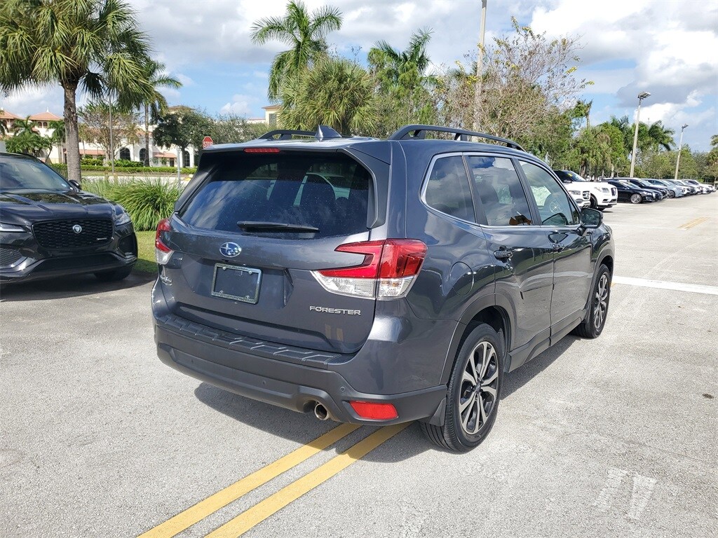2022 Subaru Forester Limited photo 4