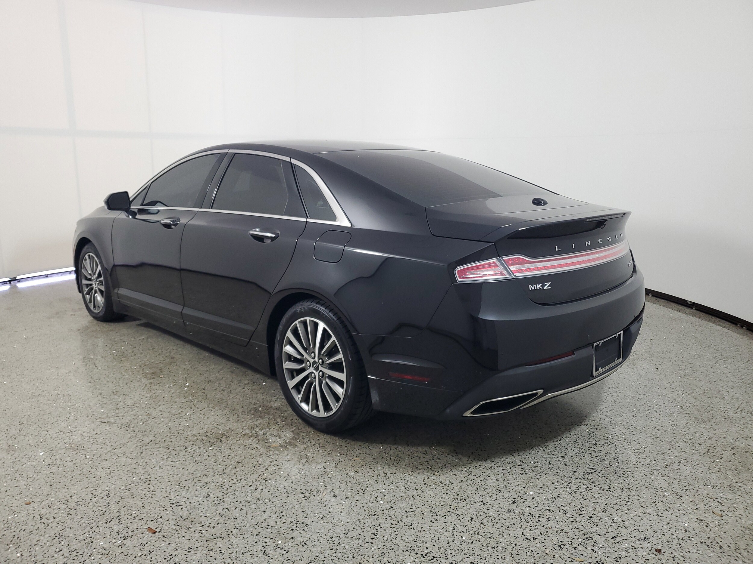 2020 Lincoln MKZ Standard photo 3
