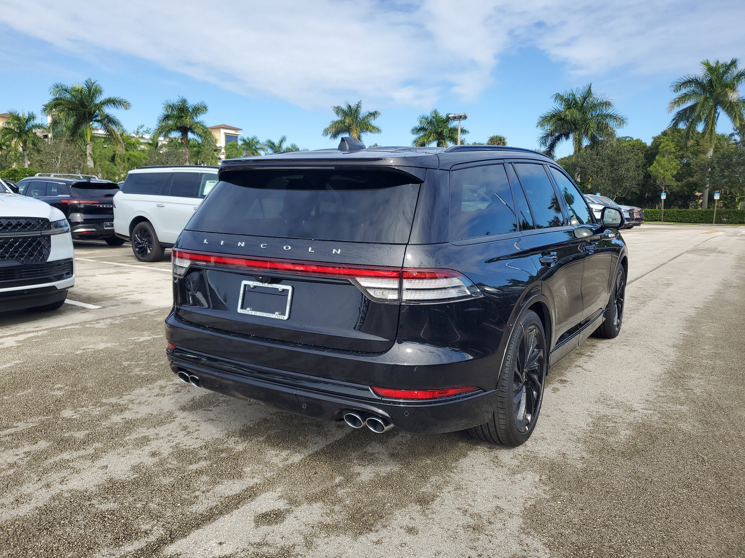 2025 Lincoln Aviator Reserve photo 4