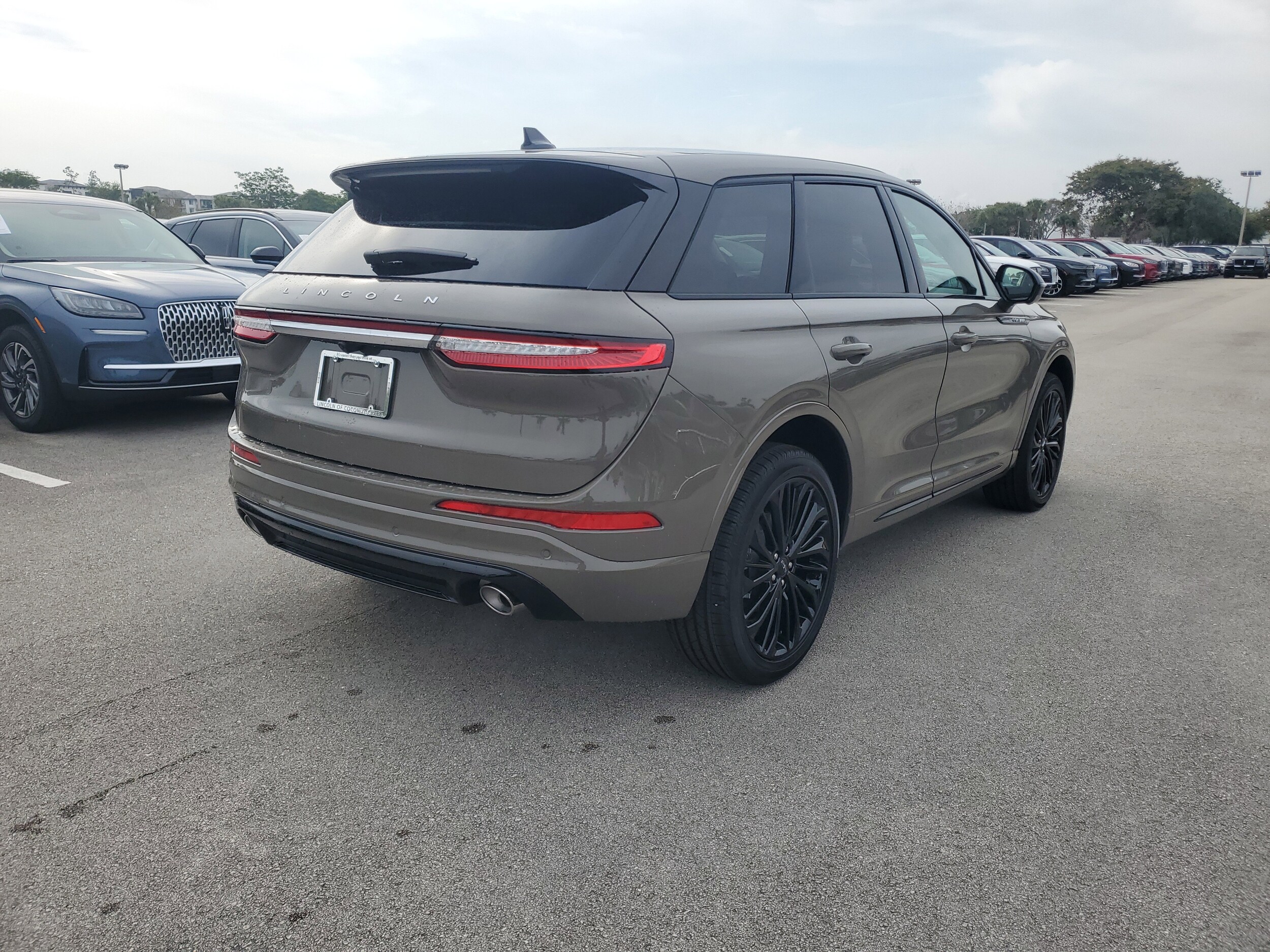 2025 Lincoln Corsair Reserve photo 4