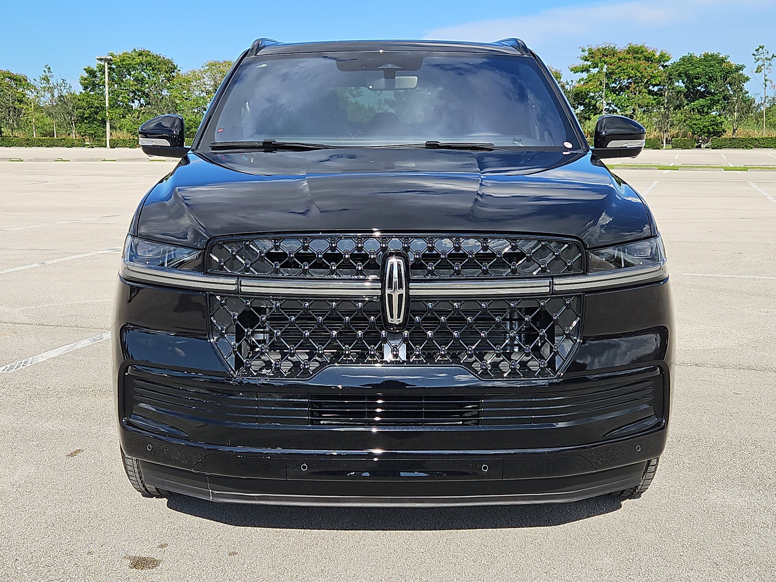 2025 Lincoln Navigator L Reserve photo 2