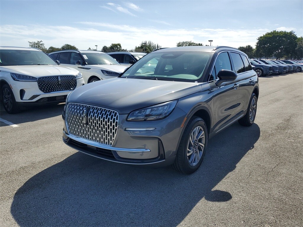 2026 Lincoln Corsair Premiere photo 2