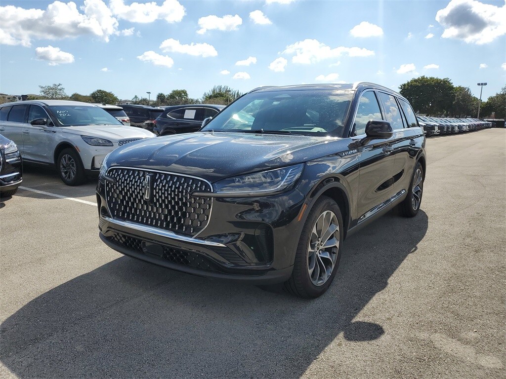 2025 Lincoln Aviator Reserve photo 2