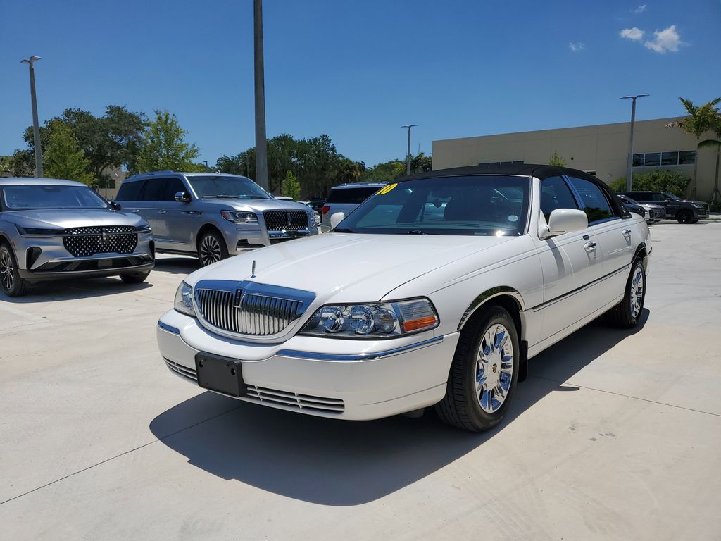 Used 2010 Lincoln Town Car Signature Limited with VIN 2LNBL8CV5AX607158 for sale in Coconut Creek, FL