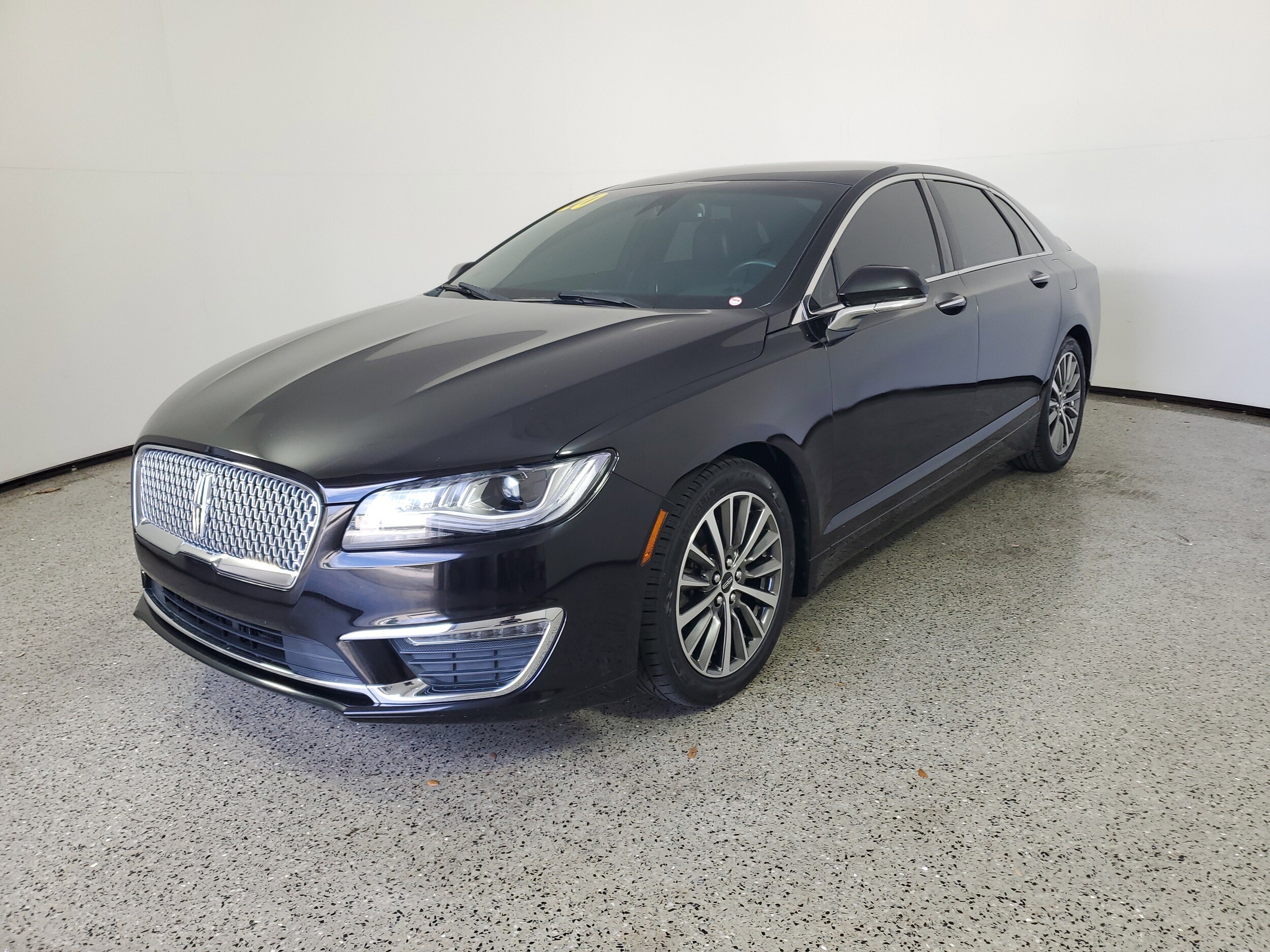 2020 Lincoln MKZ Standard photo 2
