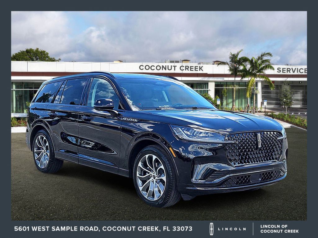 2025 Lincoln Aviator Premiere RWD's photo