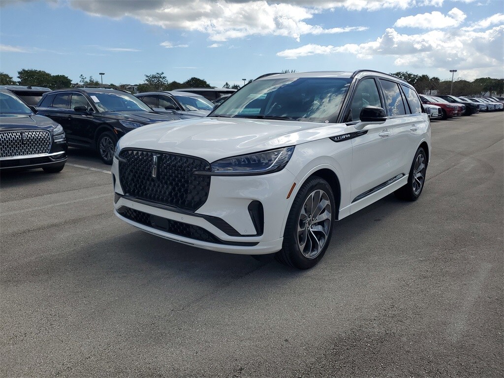 2026 Lincoln Aviator Premiere photo 2