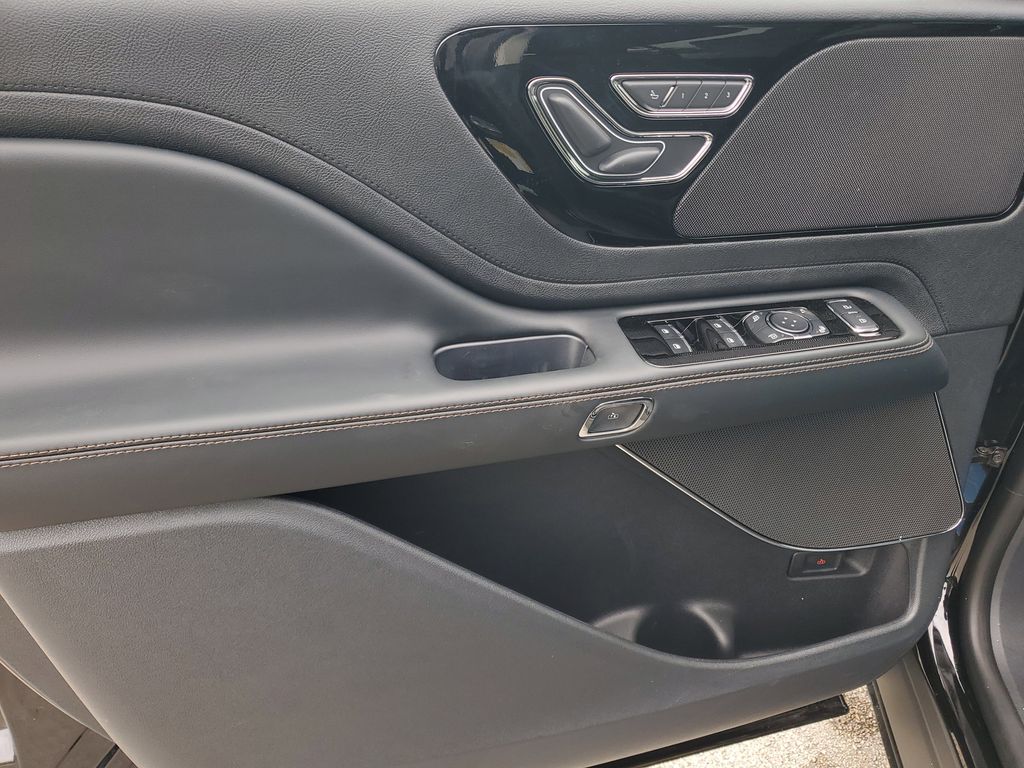 2025 Lincoln Aviator Premiere - Photo 18