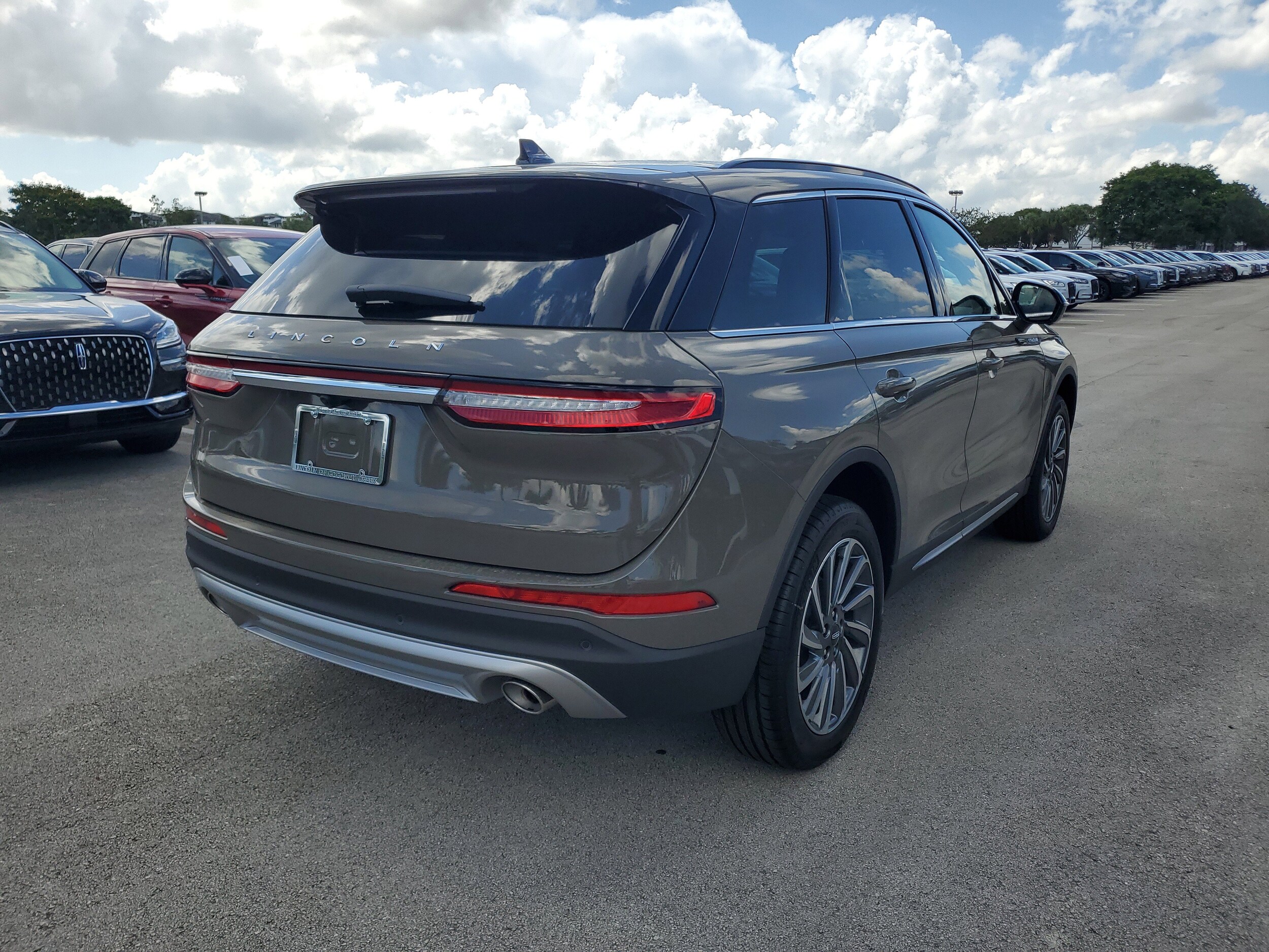 2025 Lincoln Corsair Reserve photo 4