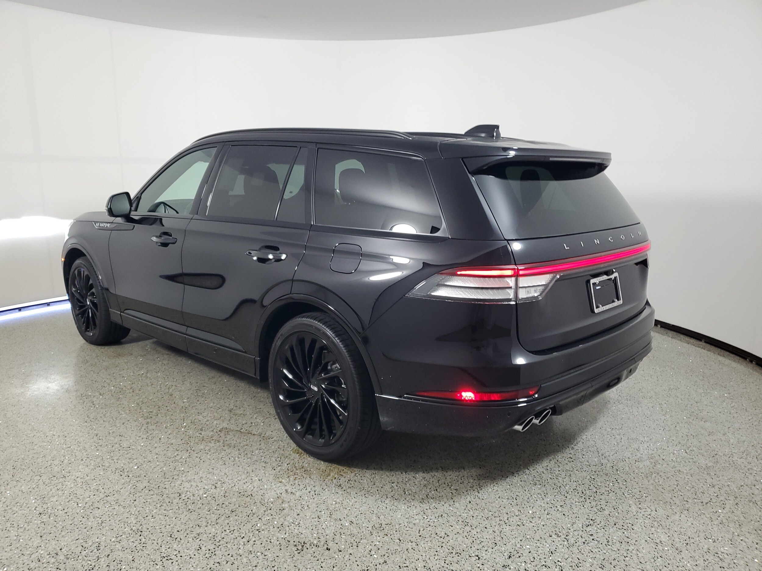 2025 Lincoln Aviator Reserve photo 2