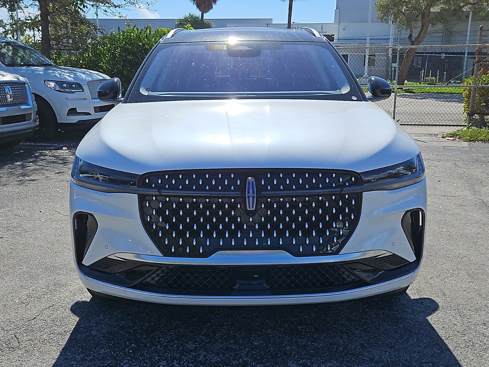 2025 Lincoln Nautilus Reserve photo 2