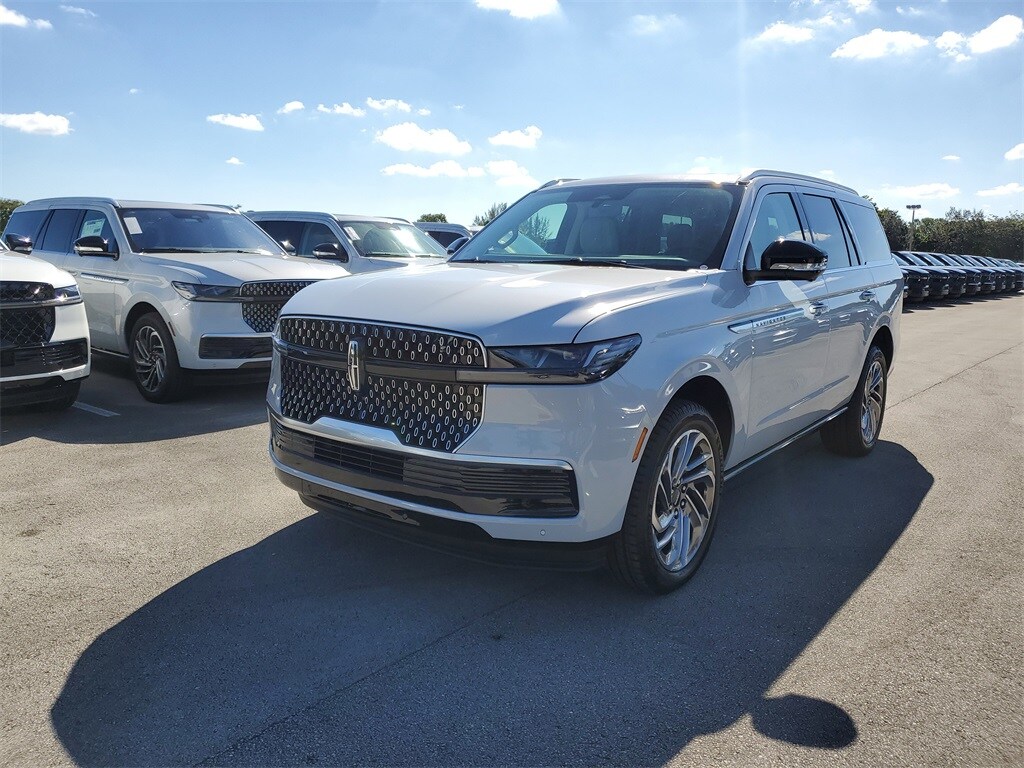 2025 Lincoln Navigator Reserve photo 2