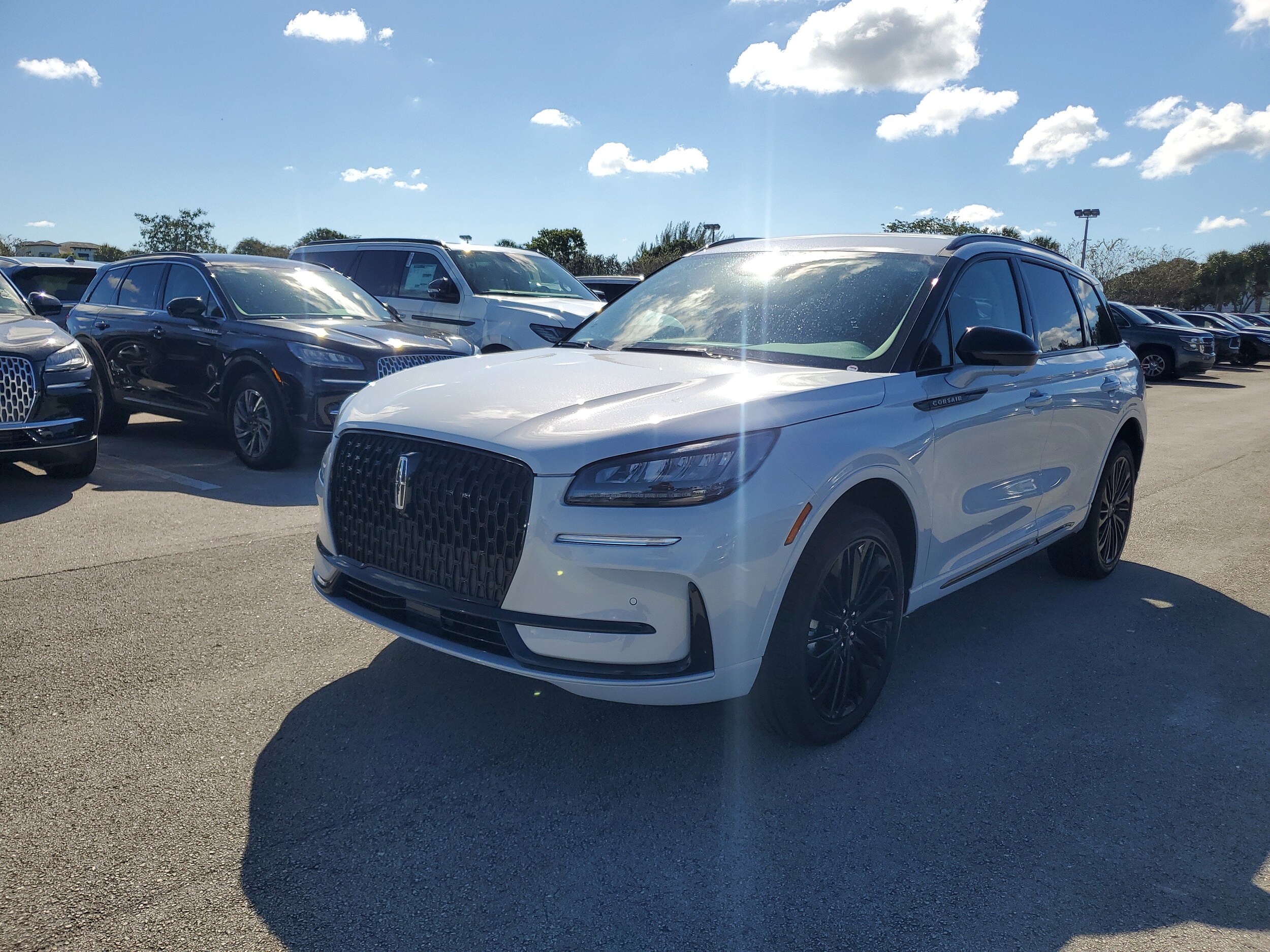 2026 Lincoln Corsair Premiere photo 2