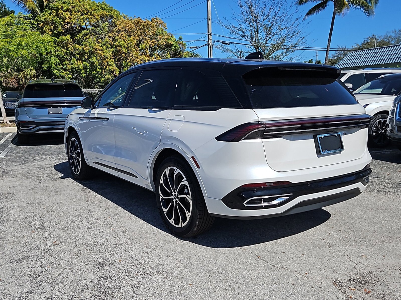 2025 Lincoln Nautilus Reserve photo 4