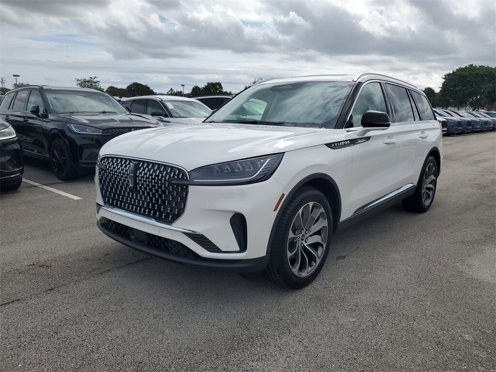 2026 Lincoln Aviator Reserve photo 2