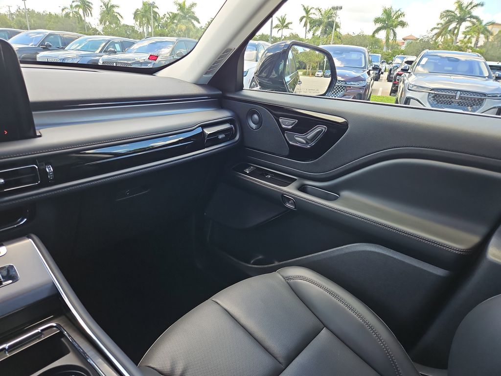 2025 Lincoln Aviator Premiere - Photo 12